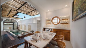 Villa | Matsal