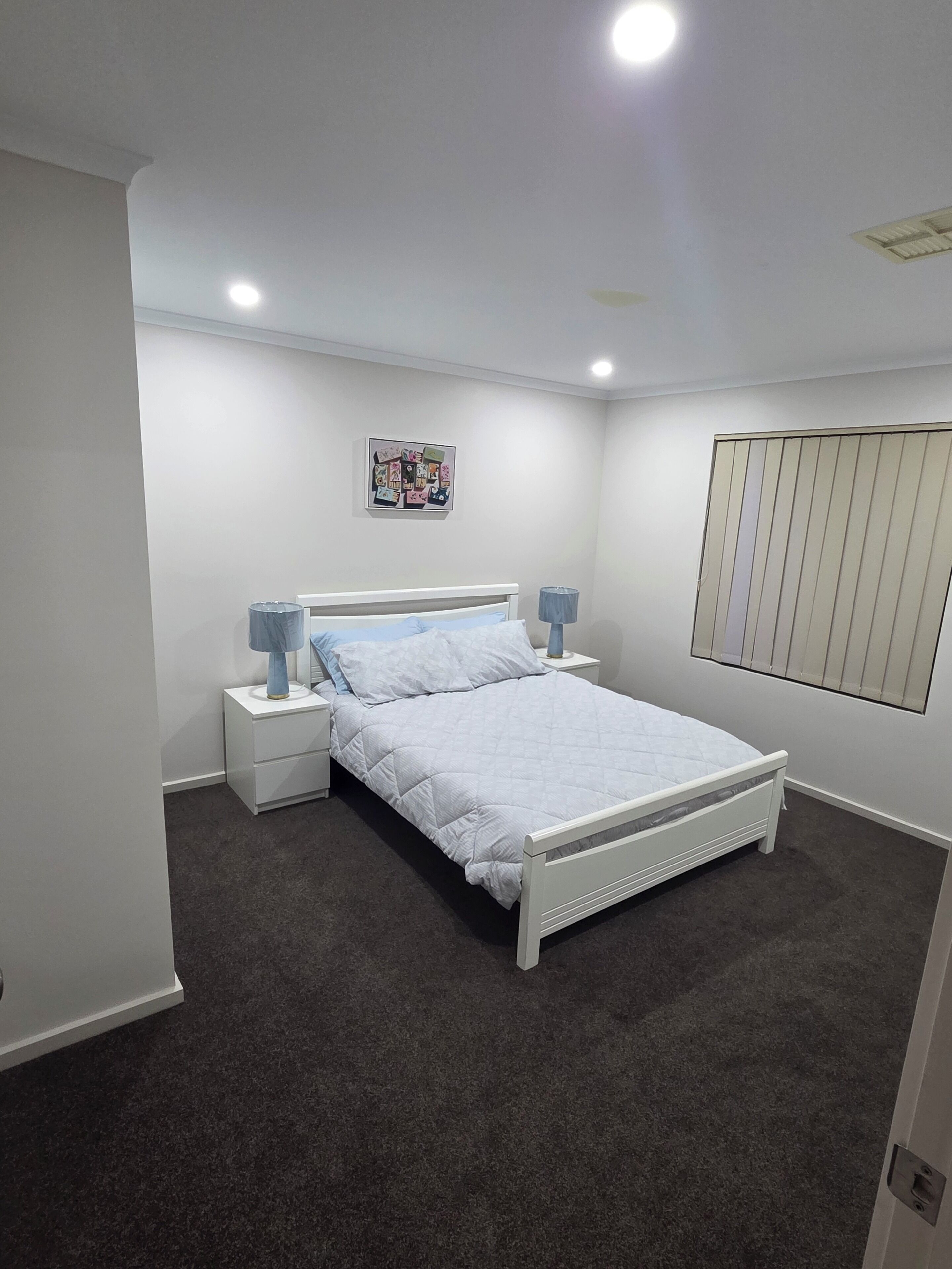 4 bedrooms, iron/ironing board, WiFi (free), bed sheets