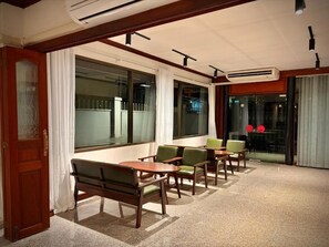 Dining - OLD SOUL Hostel (Krung Thep Maha Nakhon)