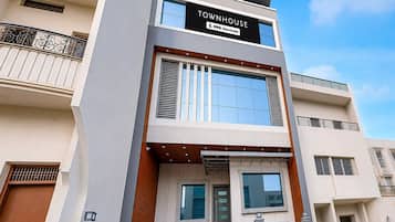 House | Exterior detail