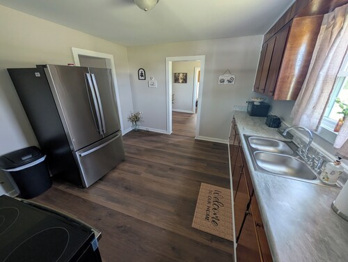 Charming 3-bedroom farmhouse near Milton NC, VIR, and Dan River. Danville & Hyco