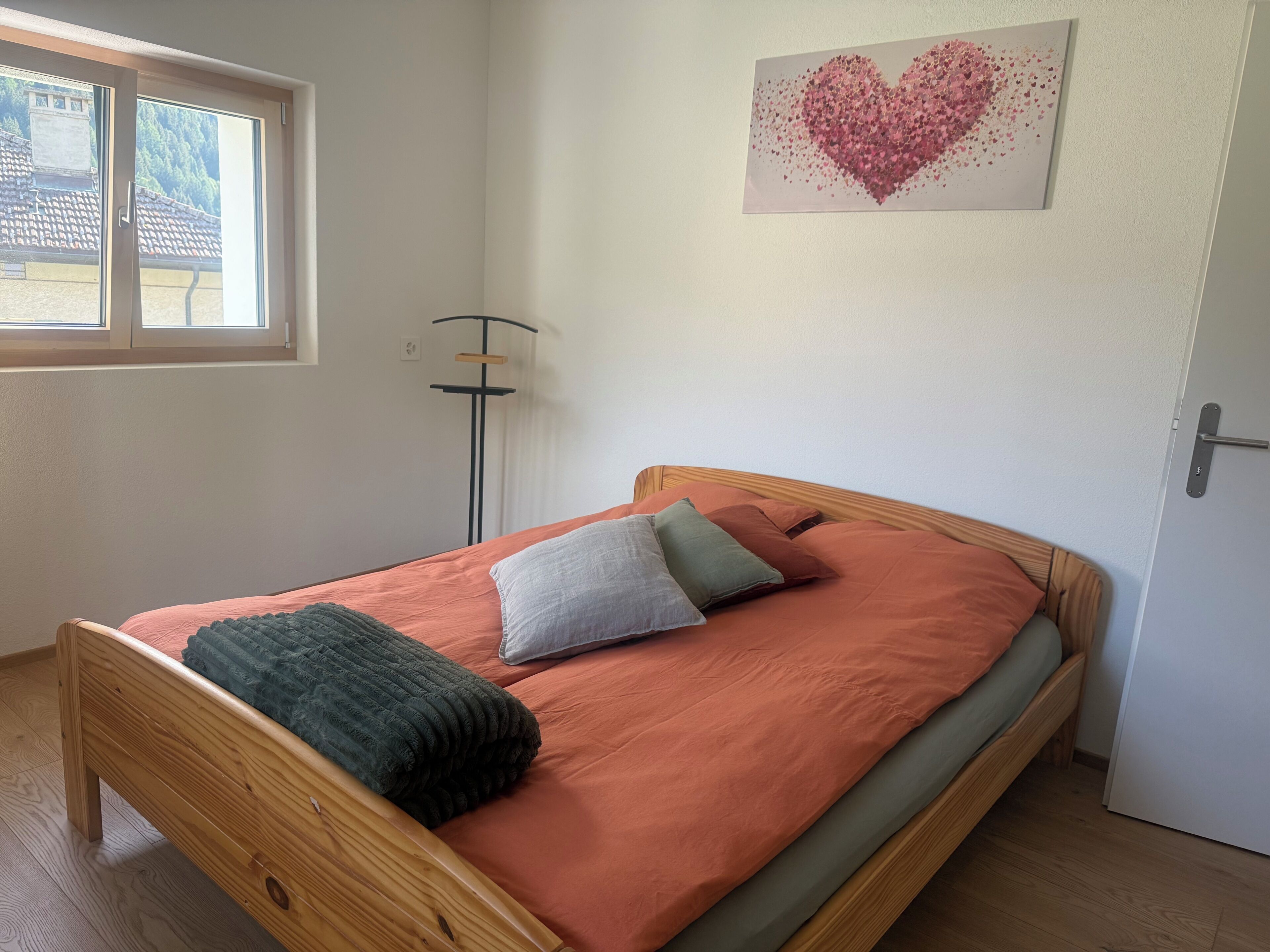 2 bedrooms, desk, free WiFi, bed sheets