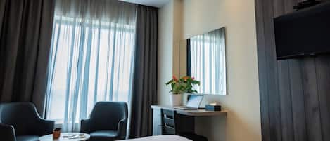 Habitación doble | Escritorio, espacio para trabajar con laptop y wifi gratis