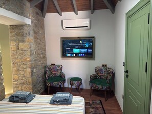 Luxury Duplex, City View | In-room safe, iron/ironing board, WiFi (free) - Center Stone Guest House (Gokceada)