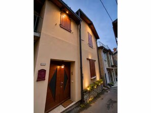 Exterior detail - Elegant Stay near Lake Como (Maslianico)