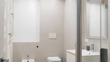 Shower, towels