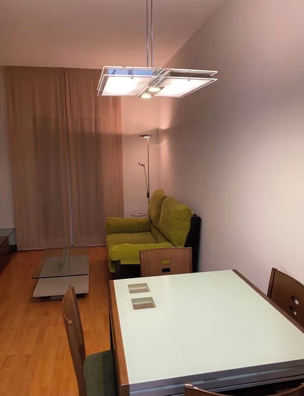Interior - Habitation Doble y amplia en zona centrica (Barcelona)