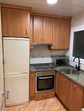 Private kitchen - Habitation Doble y amplia en zona centrica (Barcelona)