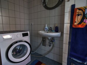 Haartrockner, Seife, Toilettenpapier
