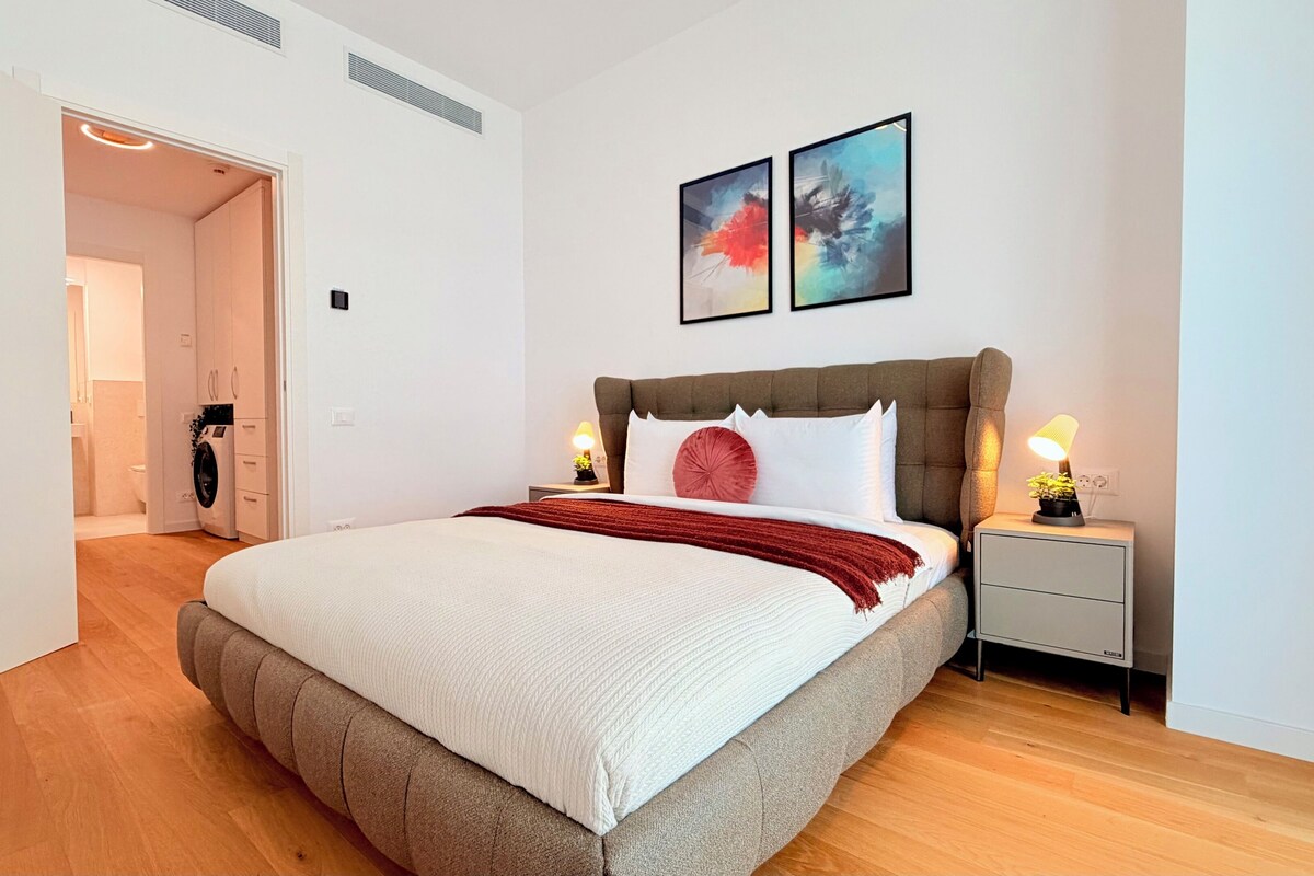 Apartamento conforto, 1 cama de casal e sofá-cama, para não fumantes | Cortinas blackout, ferros/tábuas de passar roupa, Wi-Fi de cortesia