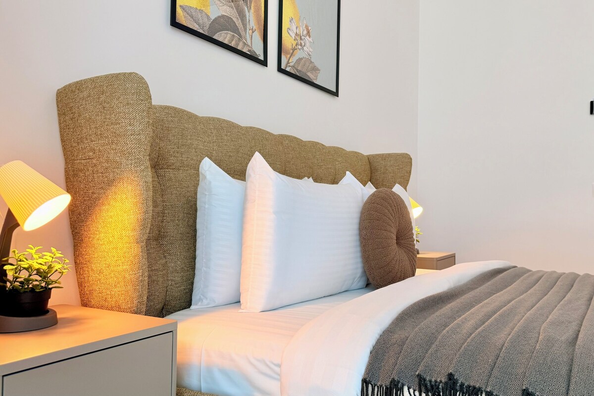 Apartamento conforto, 1 cama de casal e sofá-cama, para não fumantes | Cortinas blackout, ferros/tábuas de passar roupa, Wi-Fi de cortesia