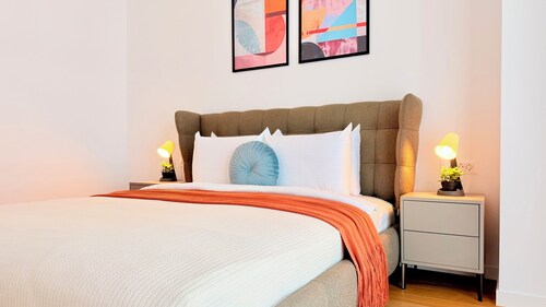 Skyline Haven 1BR Balcony in UP-site
