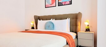 Skyline Haven 1BR Balcony in UP-site