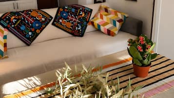 WiFi, bed sheets