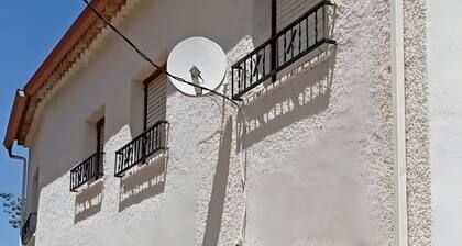Rural House 'El Panorama del Júcar' with Mountain Views, Terrace, and Air Conditioning