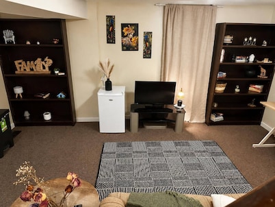 Room-cozy Basement Retreat in Bancroft