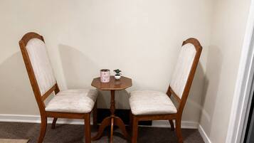 Room, 1 Bedroom, Patio | Dining room