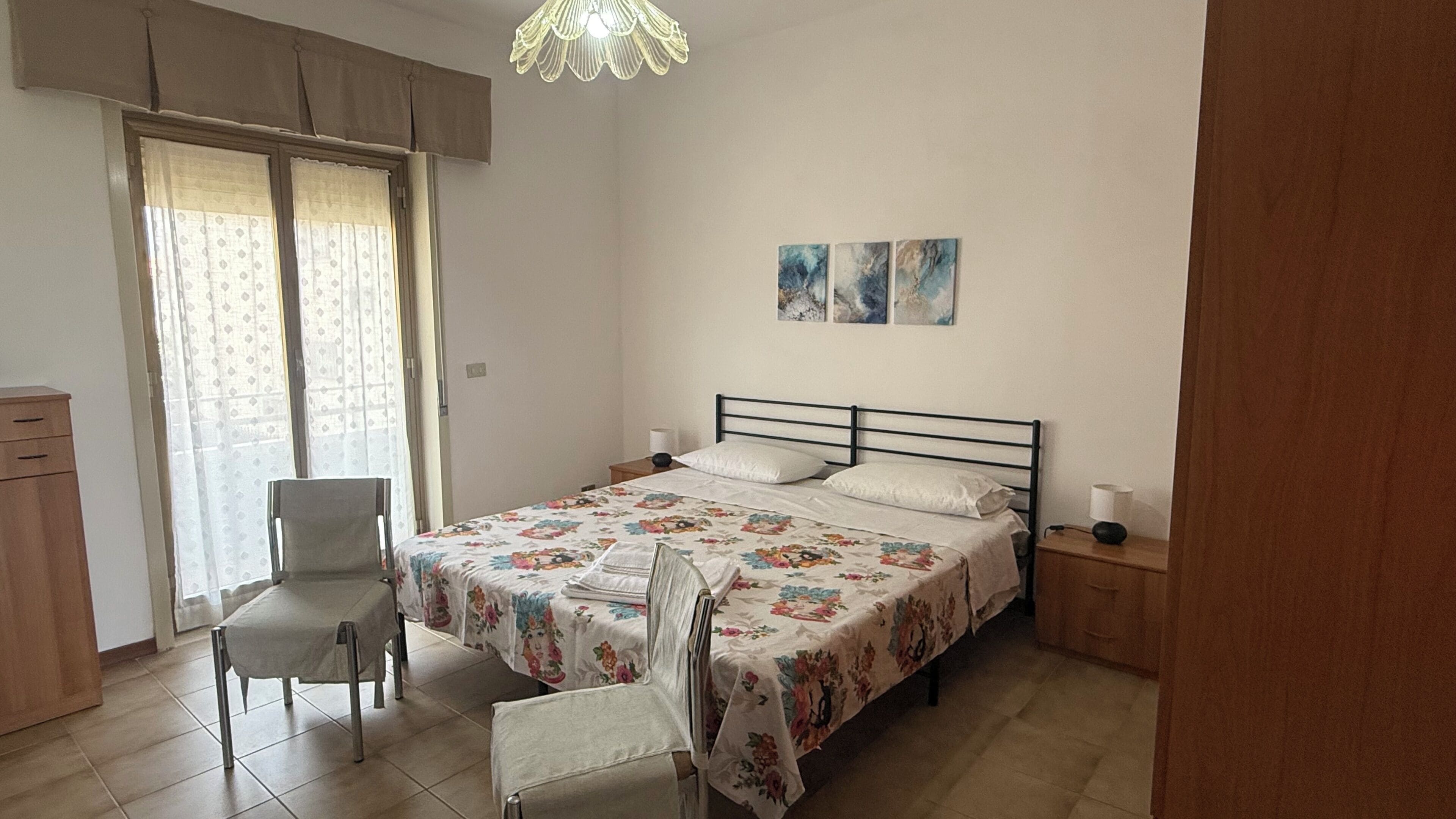 2 camere, ferro/asse da stiro, Wi-Fi gratuito, lenzuola