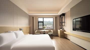 Deluxe Double Room, City View | Laptop workspace, free WiFi