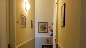 Interior - Room 'Camera Tripla Comfort - 15' with Sea View, Wi-Fi and Air Conditioning (Cirella)