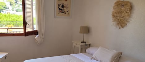 2 室のベッドルーム、アイロン / アイロン台、旅行用ベビーベッド、WiFi (無料)