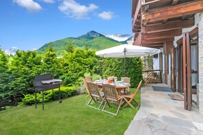 Apartamento estándar, 2 habitaciones, 2 baños (Appartamento Fior di Roccia) | Restaurante al aire libre