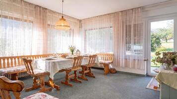Family House, 3 Bedrooms, 2 Bathrooms (Villa Evita – Vintage House with) | View from room