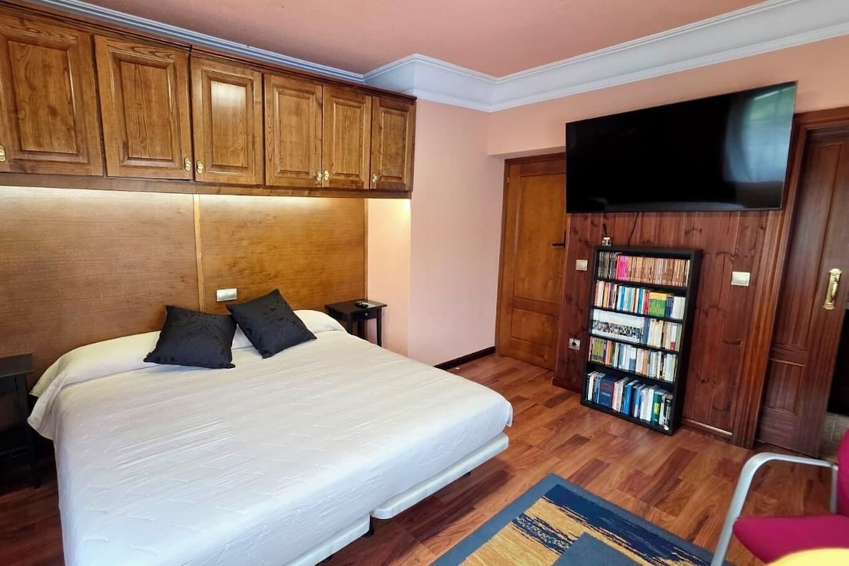 Chambre Deluxe Double ou avec lits jumeaux, vue jardin | Coffres-forts dans les chambres, rideaux occultants, Wi-Fi gratuit