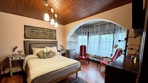 Deluxe Double Room, Garden View