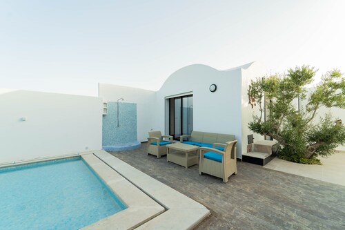 3-bedroom Villa With Private Pool Studio