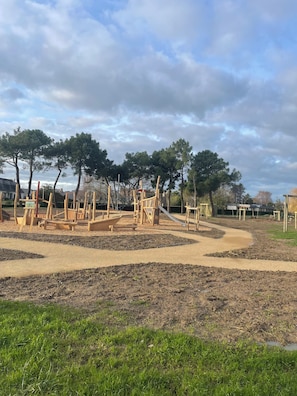 Children’s area - Small fisherman's cottage with a view of the sea. (Paimpol)