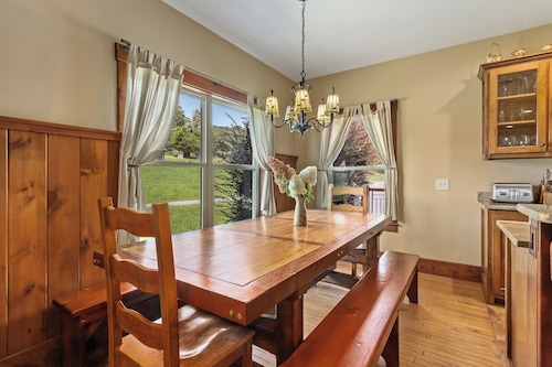 Millhouse Lodge | Large Group Retreat | Sleeps 30