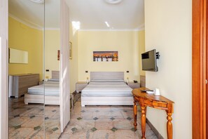 Room - castelbarco house (Roma)