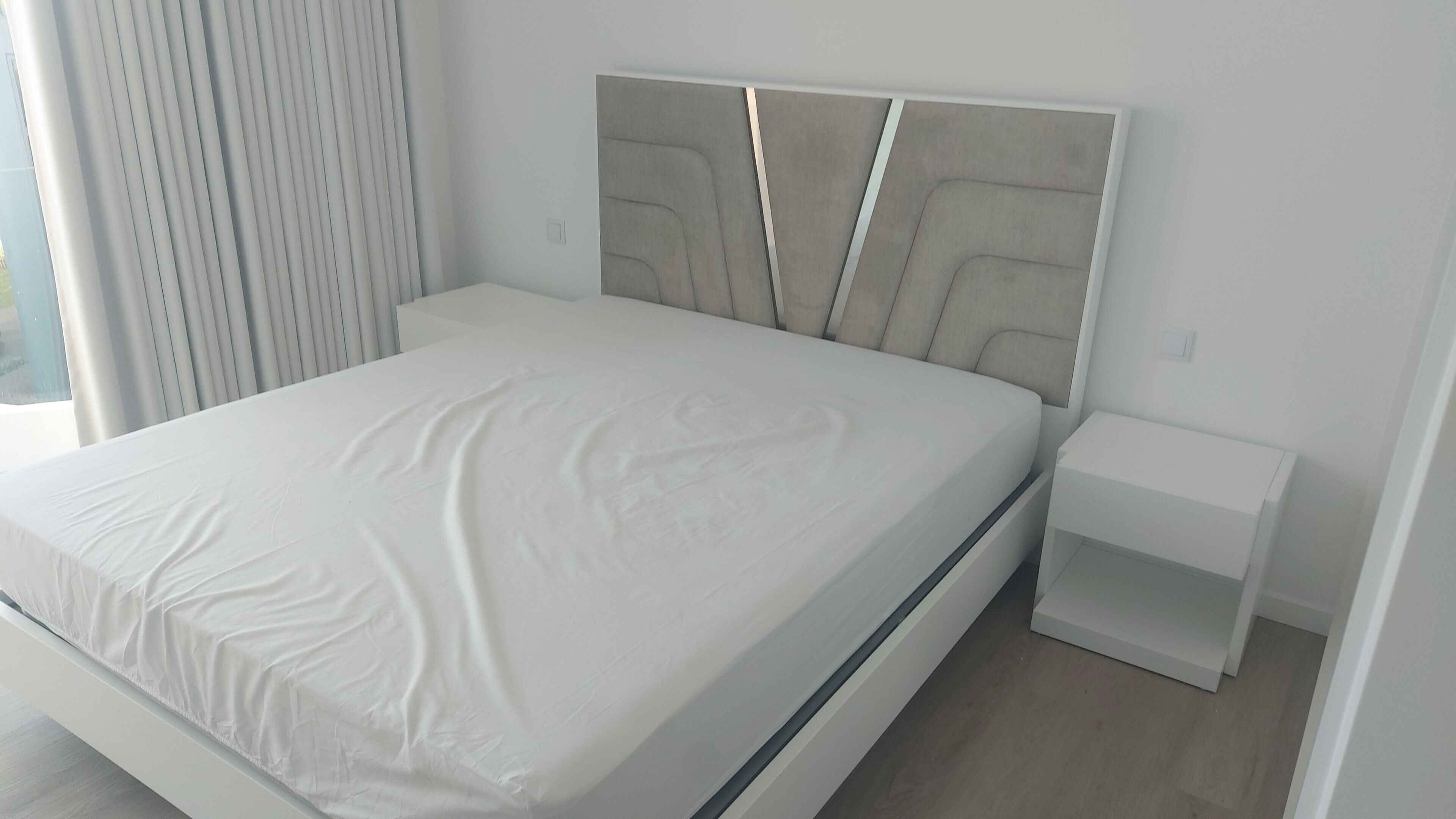 WiFi, bed sheets