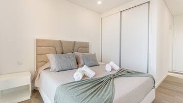 WiFi, bed sheets