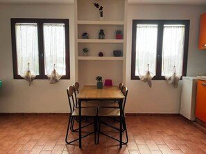Unclassified image, 3 of 18, button - Studio apartment on Piazza Buozzi in the Latina neighborhood, in a central and safe area, offering plenty of privacy (Latina)