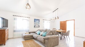 Kamin, Tischtennisplatte