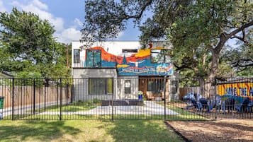 House | 7 bedrooms, high-speed internet
