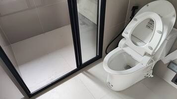 Room, 2 Bedrooms, Accessible | Bathroom