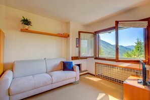 Standard Studio, Microwave, Mountain View (Appartamento I Larici) | Living area - Appartamento I Larici (Sauze di Cesana)