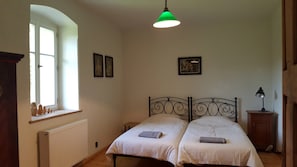 Apartment - Minimalist Home Near Forest (Janowice Wielkie)