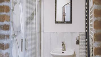 Apartment | Bathroom