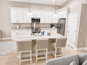 Private kitchen - Fort Myers Retreat in Verandah - Resort Amenities & Private Preserve Views (Fort Myers)