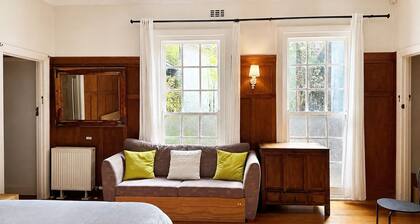 Olinda Magnolia 2 by Ready Set Stay (2 bedrooms)