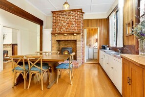 Dining - Olinda Magnolia 2 by Ready Set Stay (2 bedrooms) (Olinda)