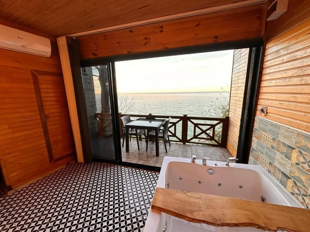 Superior Suite, Balcony, Sea View | Interior