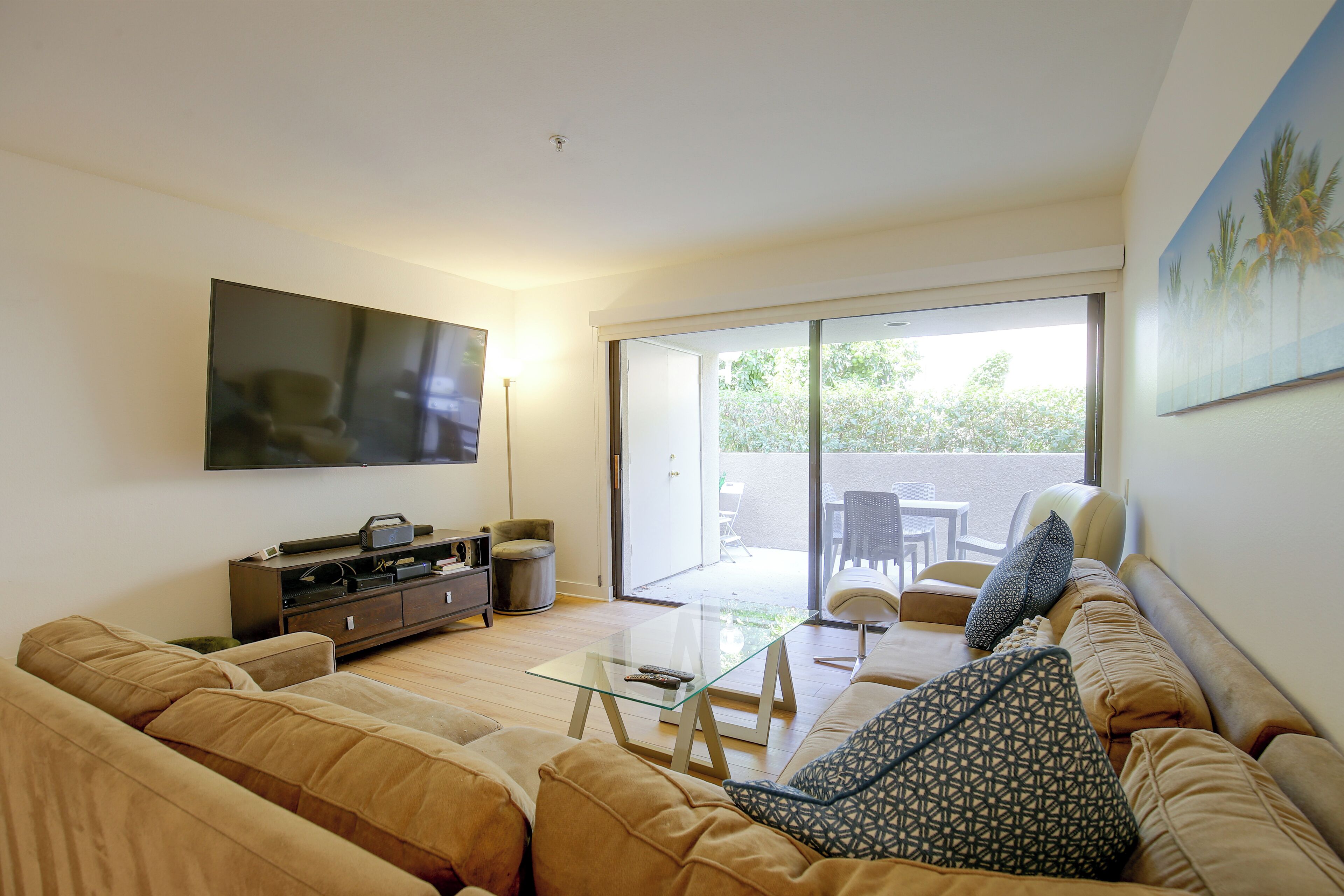 Apartment (2 Bedrooms) | Front of property