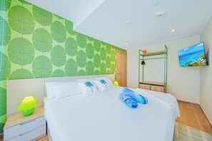 2 slaapkamers, een bureau, een strijkplank/strijkijzer, gratis wifi