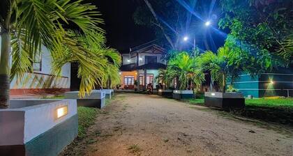 Elegance Cottage Airport Stay