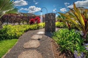 Property grounds - Pili Mai Family Condo 15I, 3 Bedroom 2.5 Bath, Sleeps 8 (Koloa)